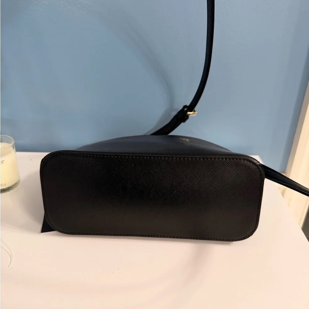 NWT Kate Spade Payton Dome Crossbody Black Saffiano Leather Gold Hardware - Picture 14 of 14